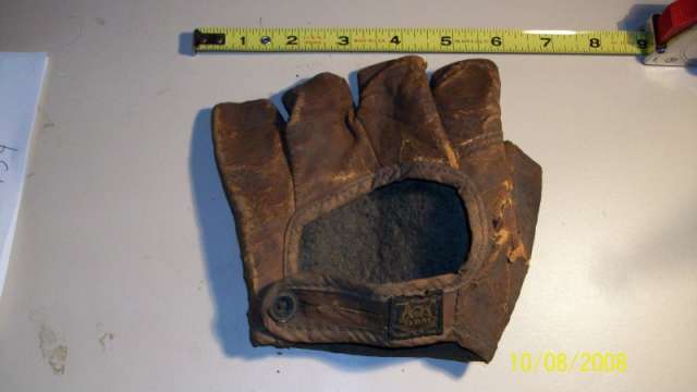 D&M Youth Sewn Web With Fingers Cut Off Back